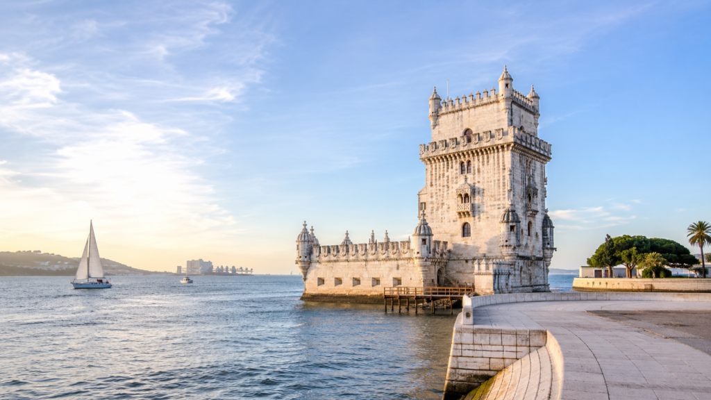 Flüge Portugal günstig – Flugtipps Portugal: Flughafen Porto Francisco Sá Carneiro bei Tag